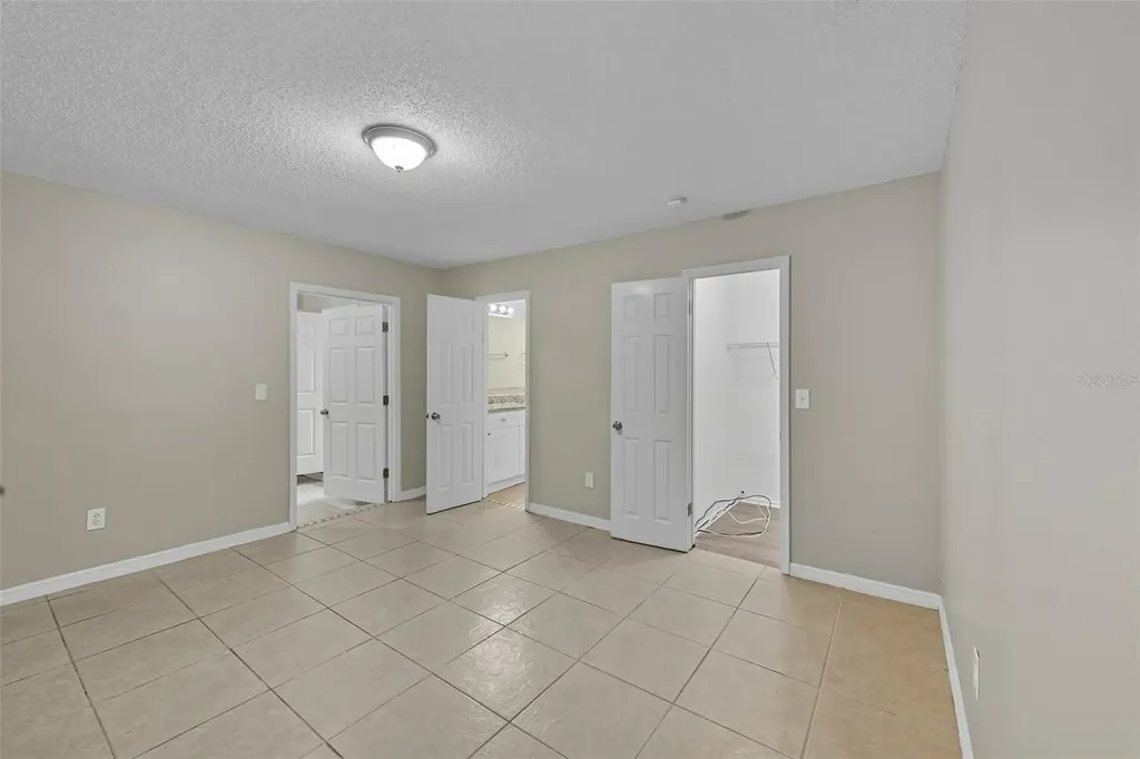 28042 Lois Drive Tavares FL 32778
