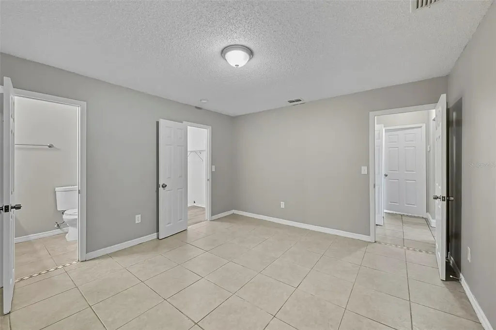 28042 Lois Drive Tavares FL 32778