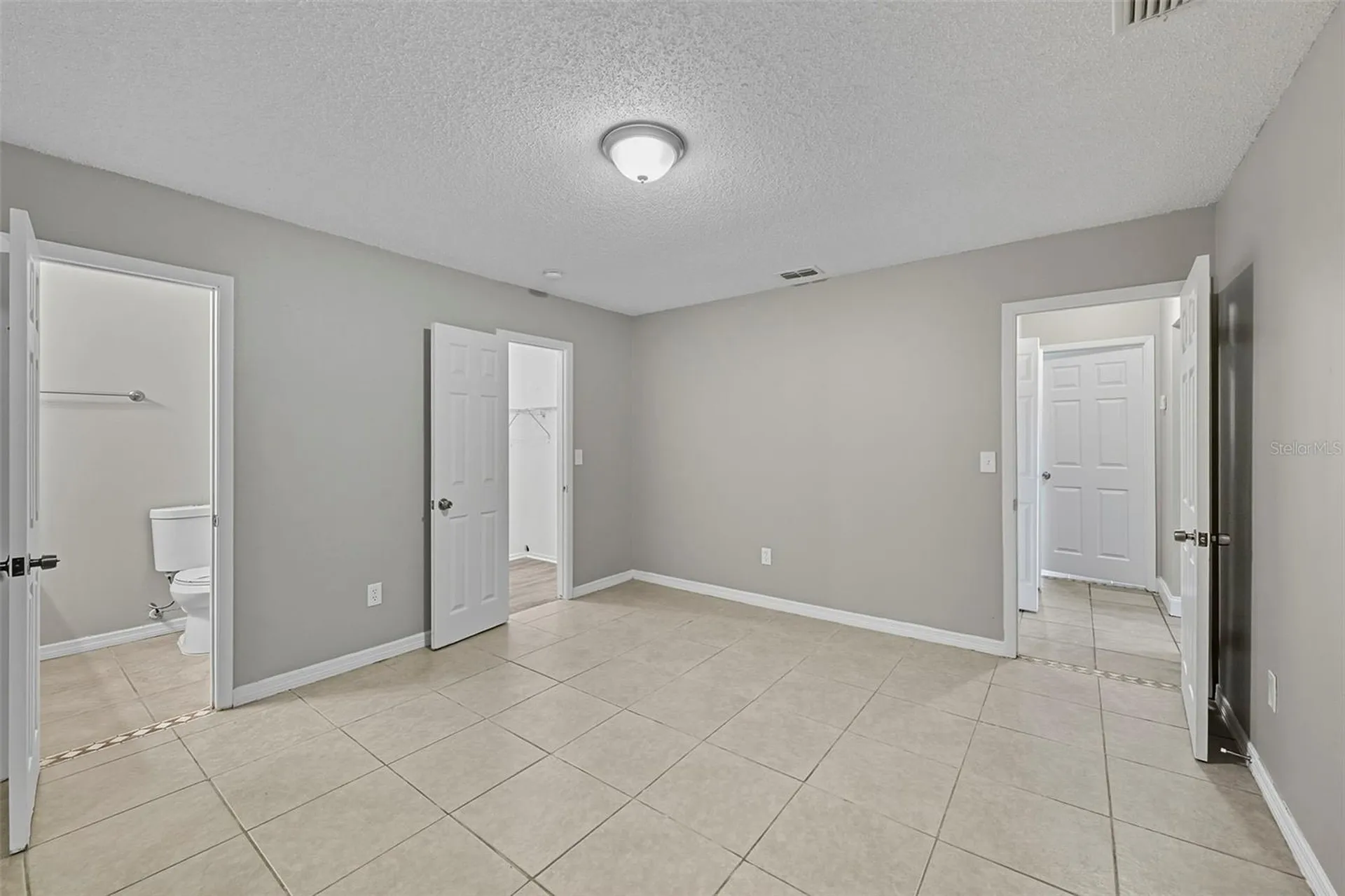 28042 Lois Drive Tavares FL 32778