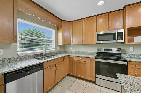 28042 Lois Drive Tavares FL 32778