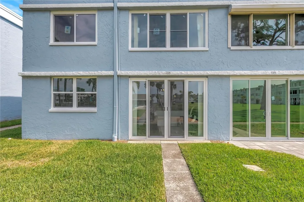 4715 Bay Street NE St Petersburg FL 33703