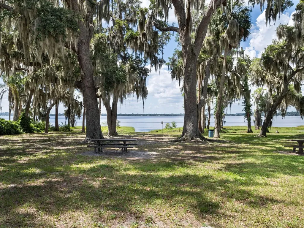1190 W Lakeshore Drive Clermont FL 34711