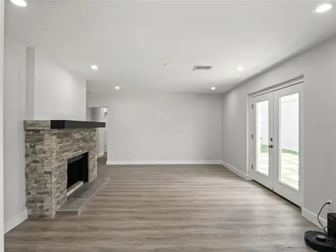1190 W Lakeshore Drive Clermont FL 34711