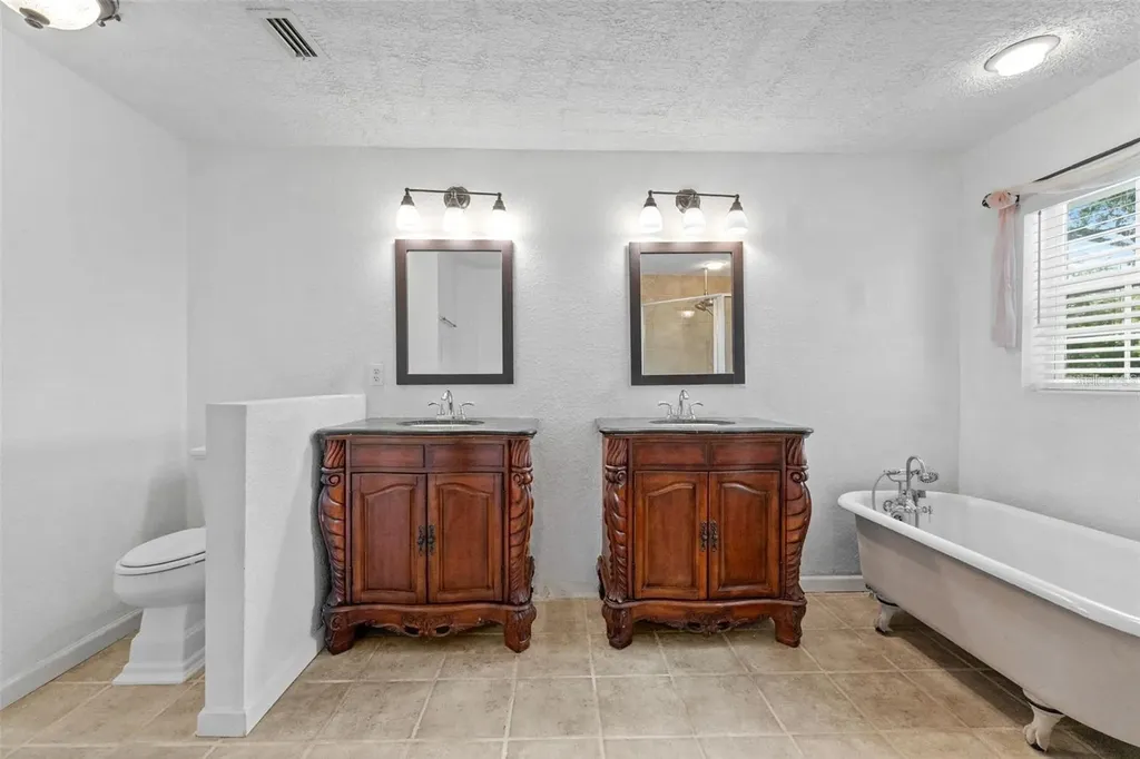 315 Wooten Road Lutz FL 33548
