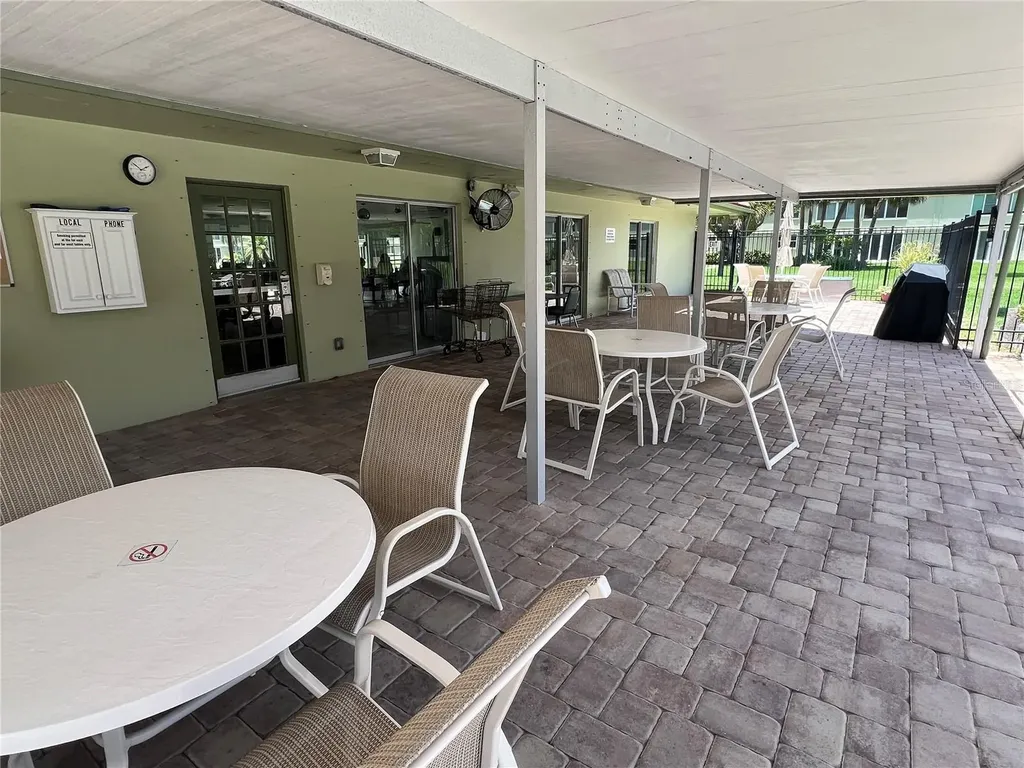 4890 Bay Street NE St Petersburg FL 33703