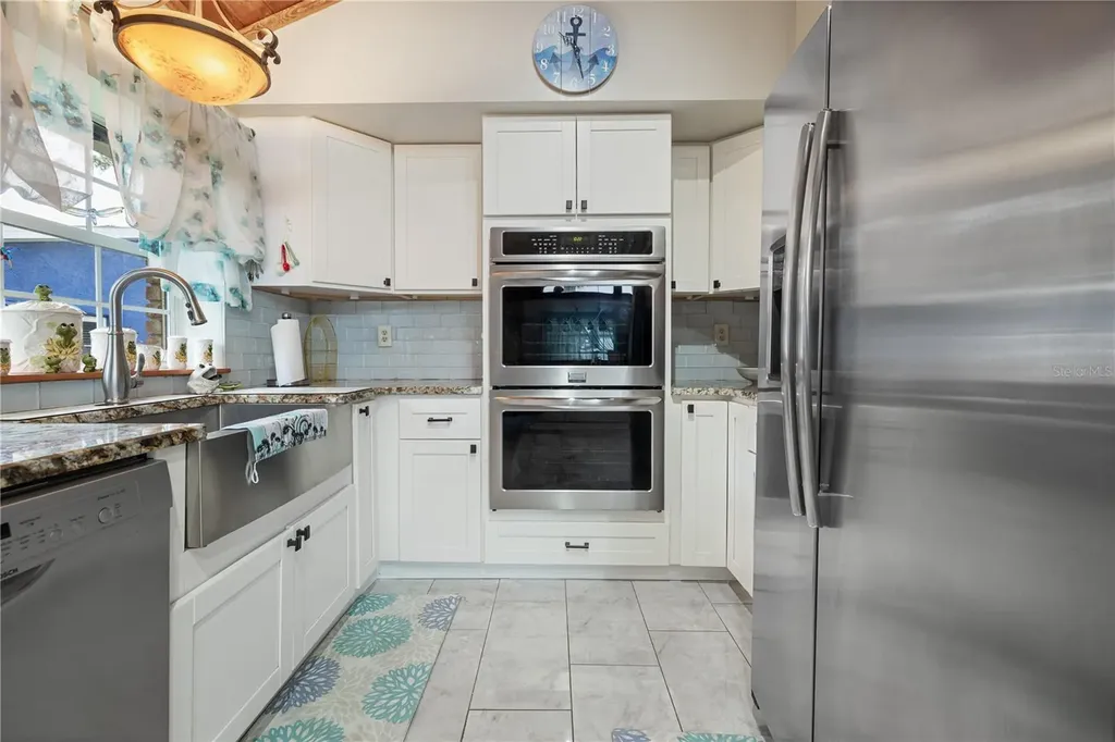 285 Lakeview Drive Tarpon Springs FL 34689