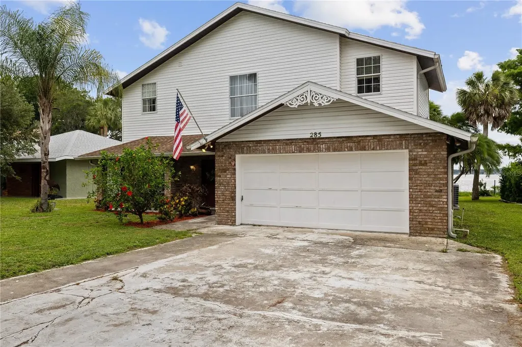 285 Lakeview Drive Tarpon Springs FL 34689