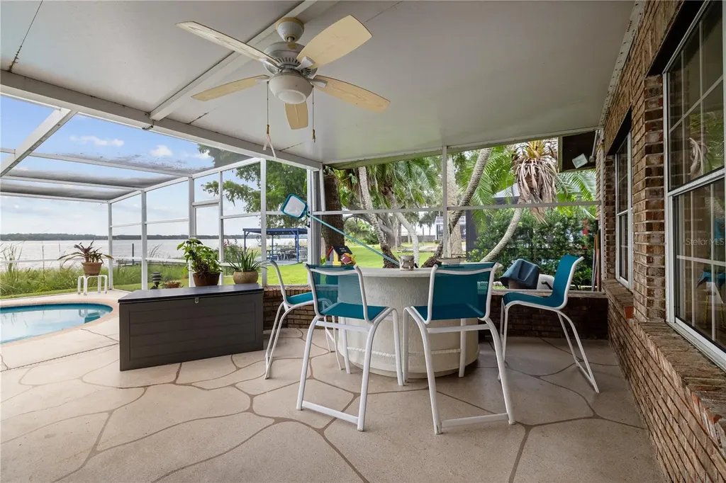 285 Lakeview Drive Tarpon Springs FL 34689
