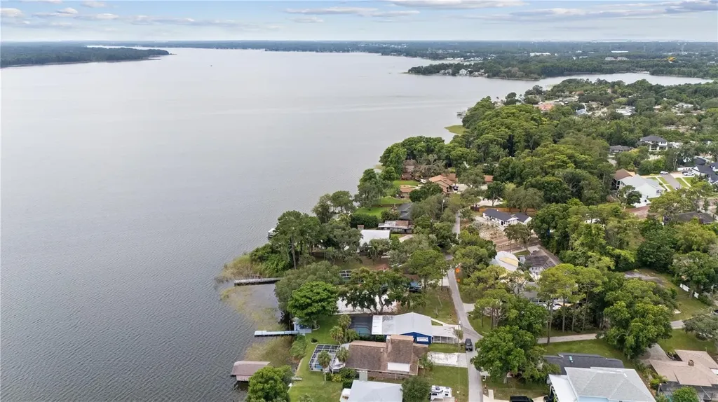 285 Lakeview Drive Tarpon Springs FL 34689