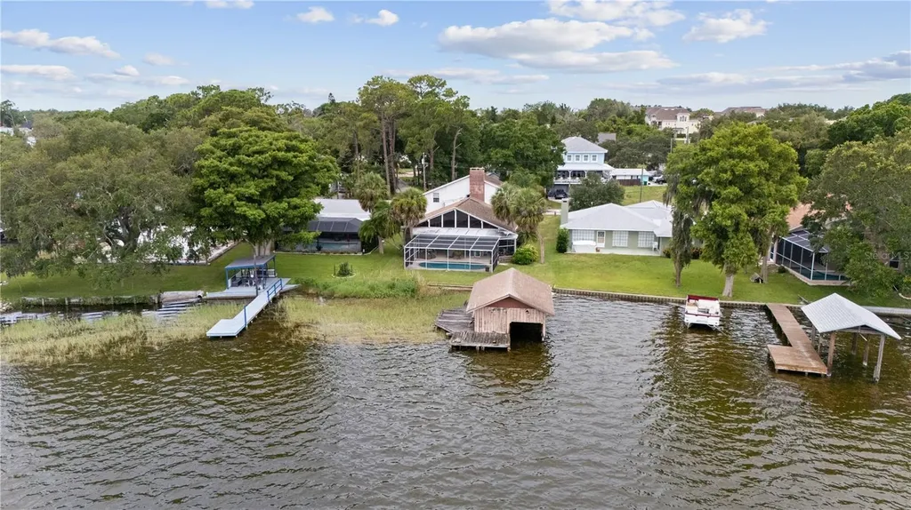 285 Lakeview Drive Tarpon Springs FL 34689