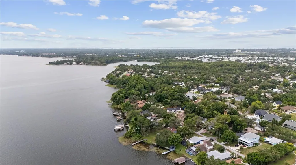 285 Lakeview Drive Tarpon Springs FL 34689