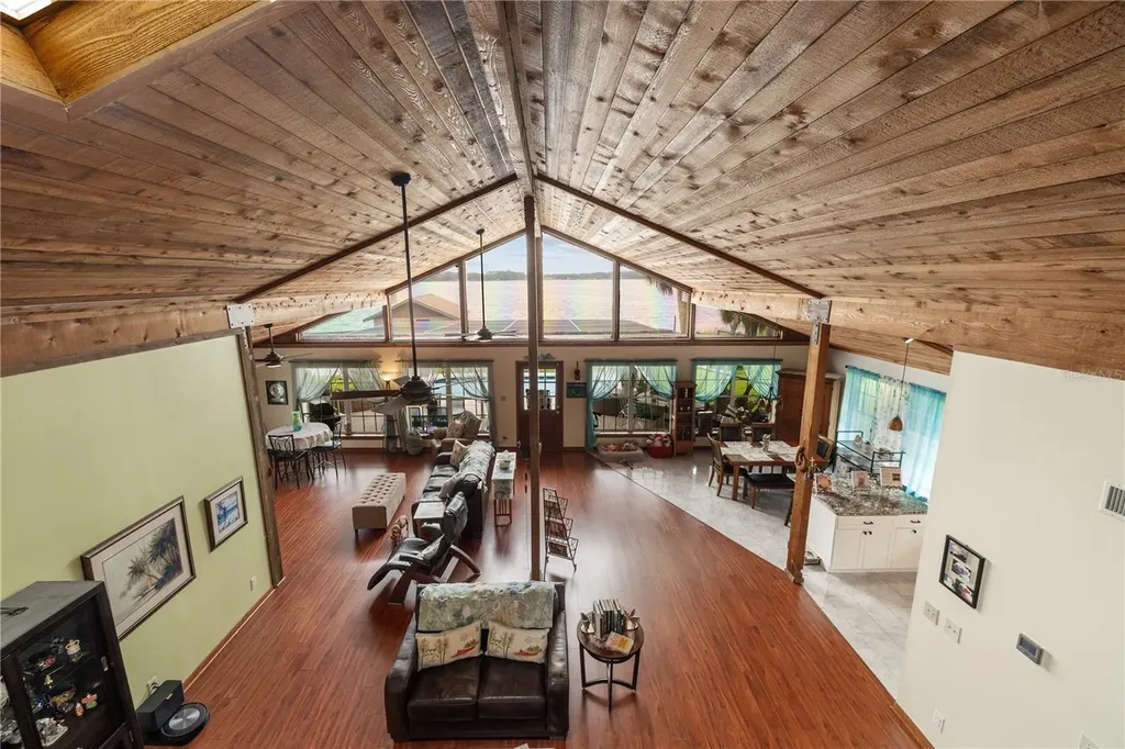 285 Lakeview Drive Tarpon Springs FL 34689