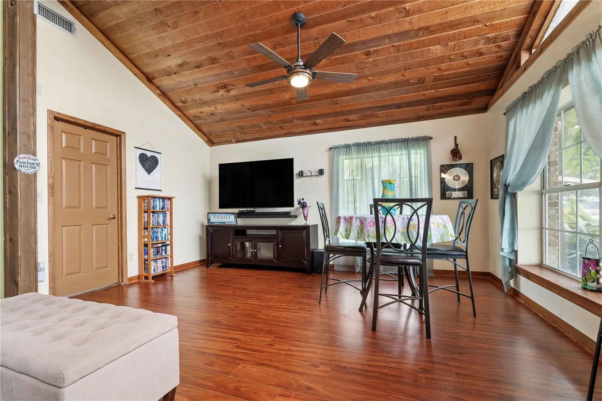 285 Lakeview Drive Tarpon Springs FL 34689