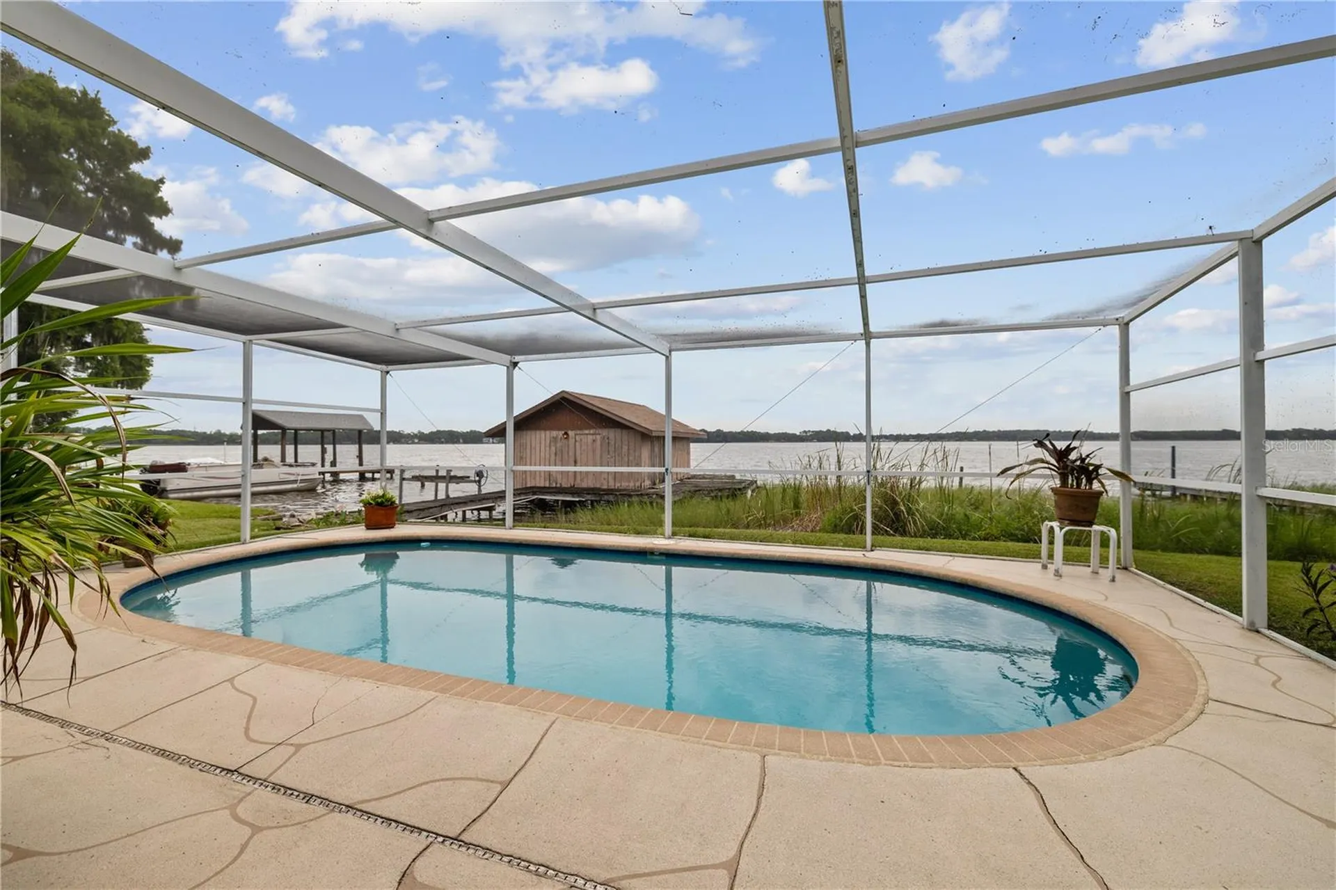 285 Lakeview Drive Tarpon Springs FL 34689