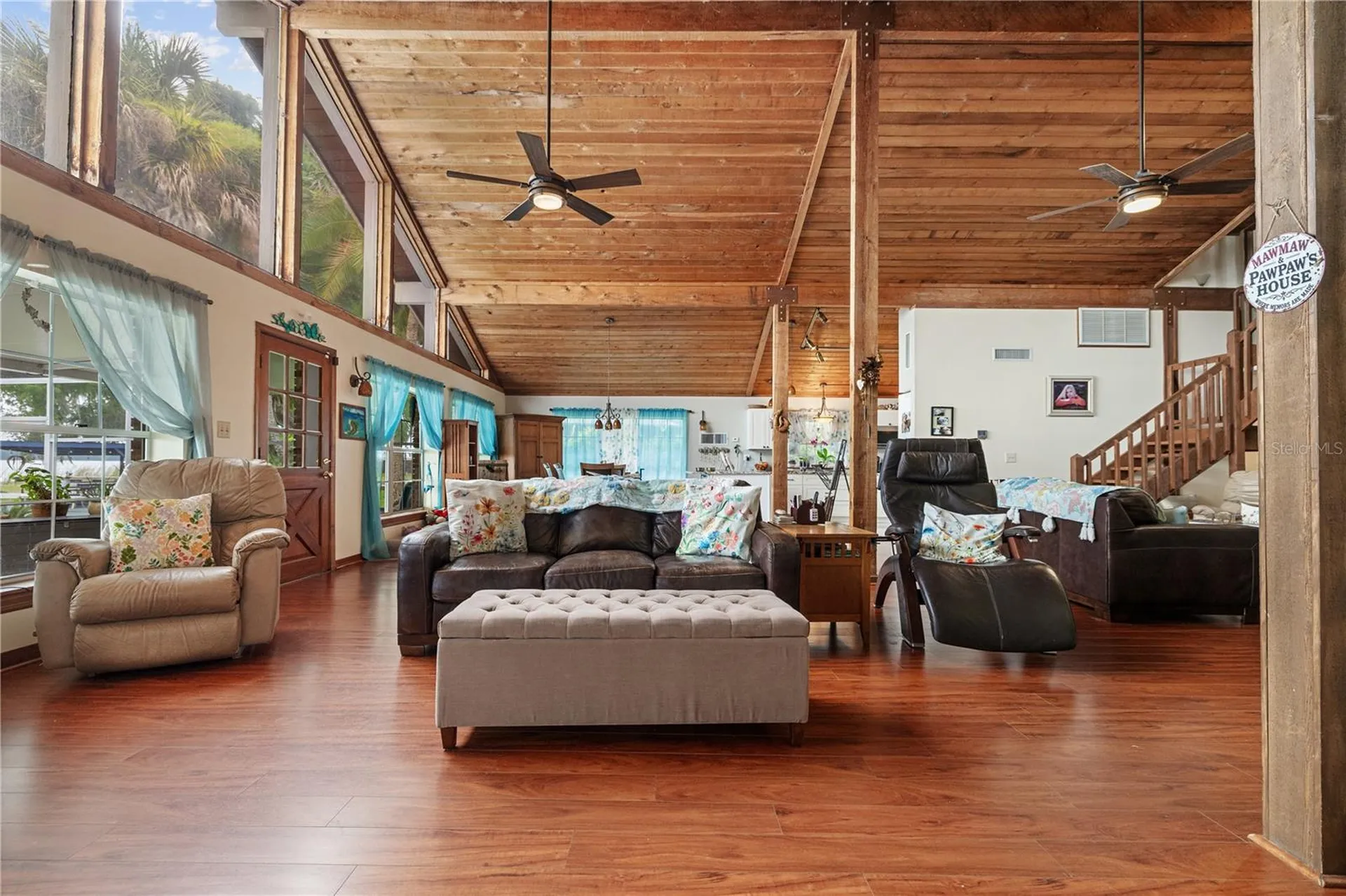 285 Lakeview Drive Tarpon Springs FL 34689
