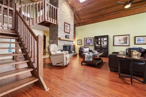285 Lakeview Drive Tarpon Springs FL 34689