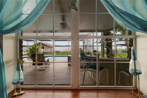 285 Lakeview Drive Tarpon Springs FL 34689
