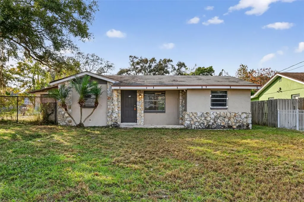 22 S Observatory Drive Orlando FL 32835