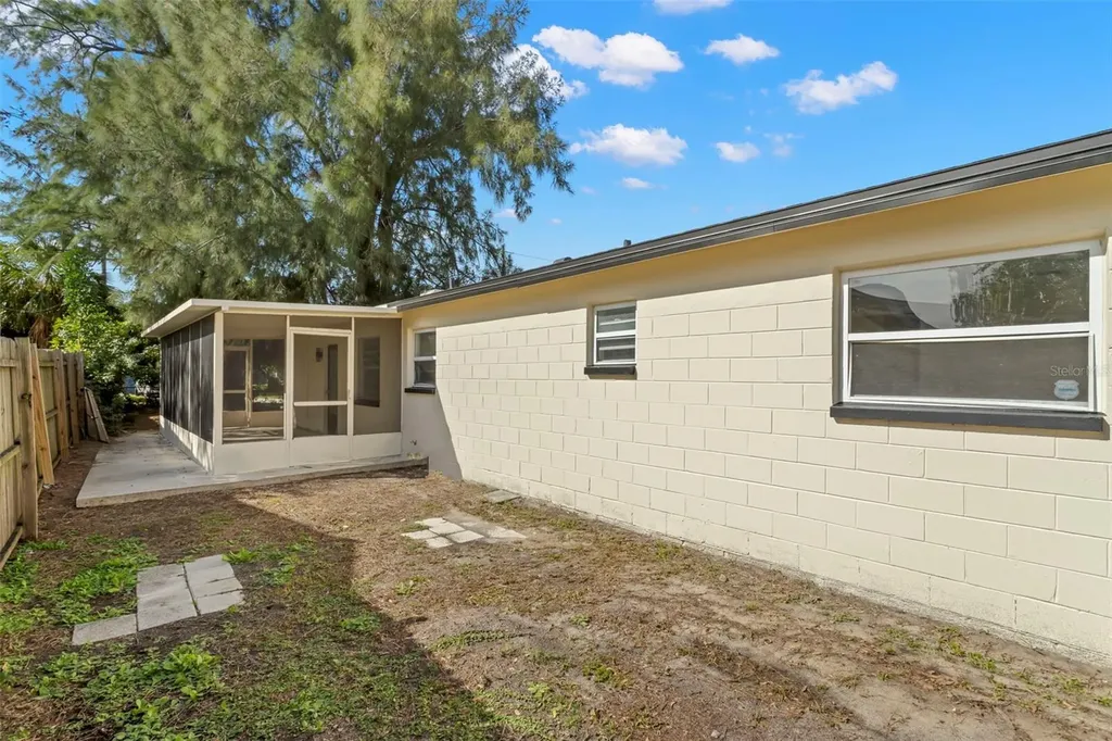 1524 Arizona Avenue St Petersburg FL 33703