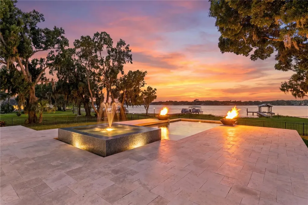 14802 Lake Magdalene Circle Tampa FL 33613