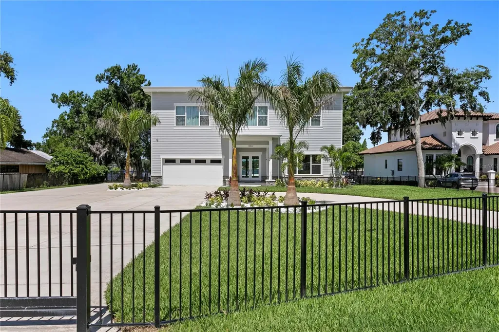 14802 Lake Magdalene Circle Tampa FL 33613