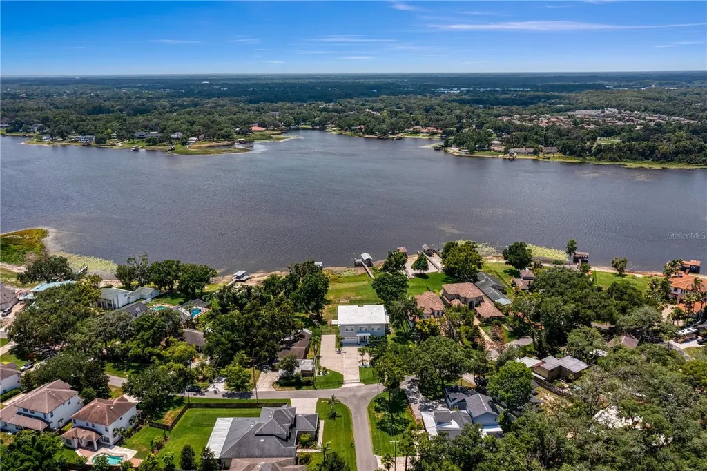 14802 Lake Magdalene Circle Tampa FL 33613