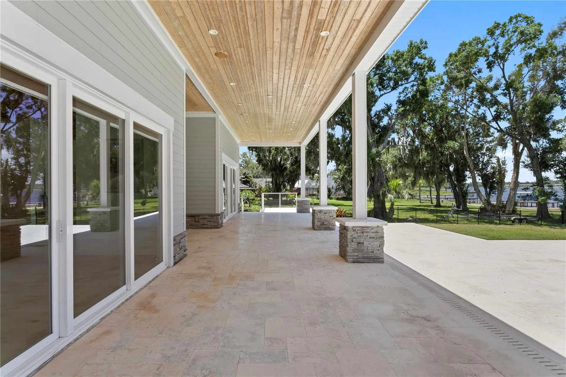 14802 Lake Magdalene Circle Tampa FL 33613