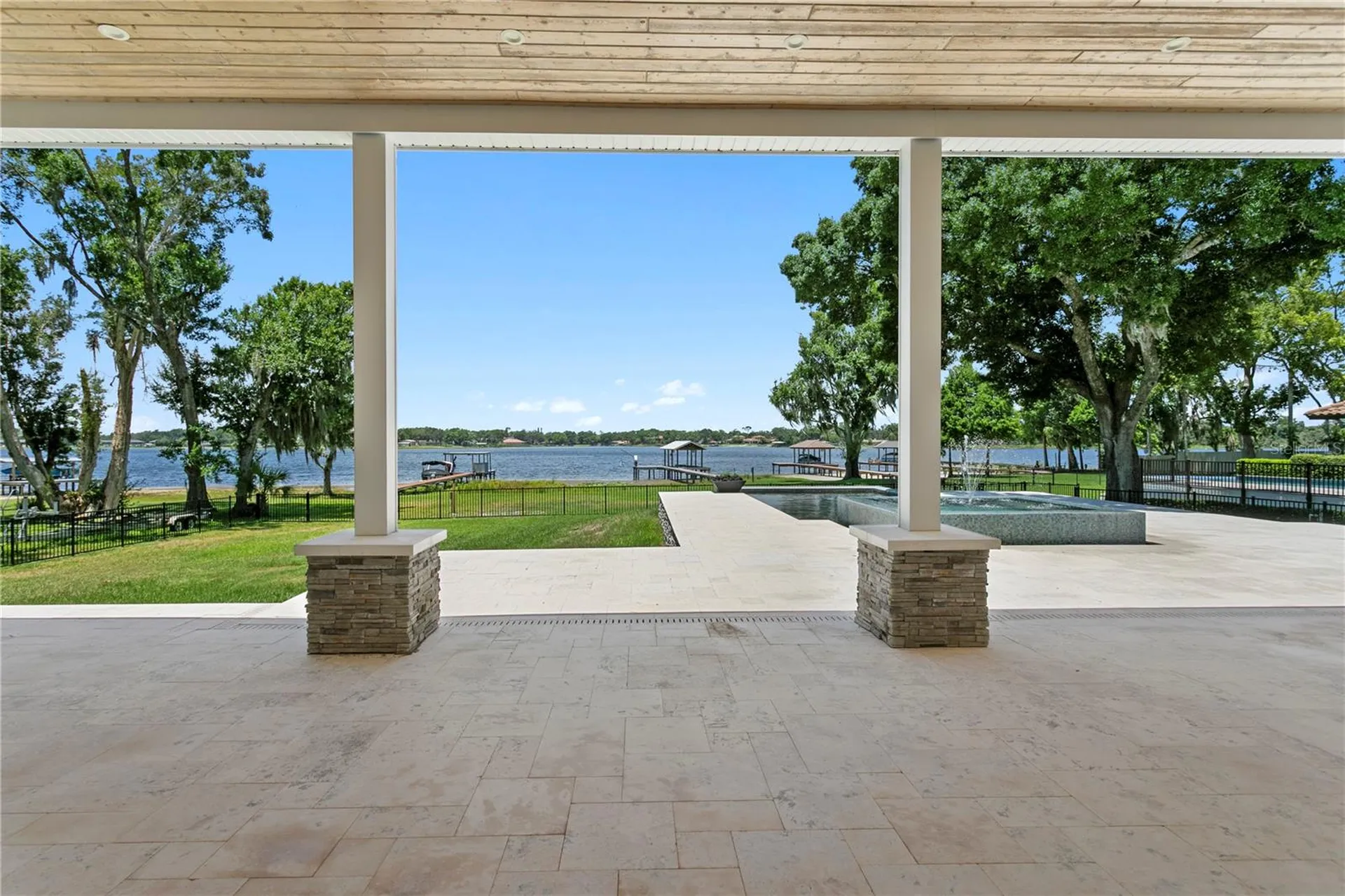 14802 Lake Magdalene Circle Tampa FL 33613