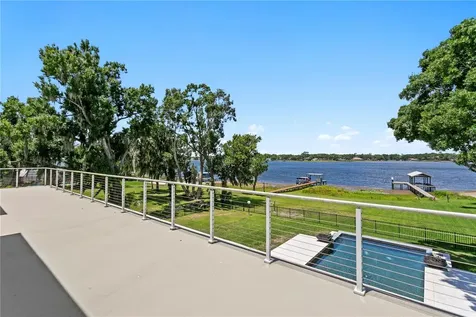 14802 Lake Magdalene Circle Tampa FL 33613