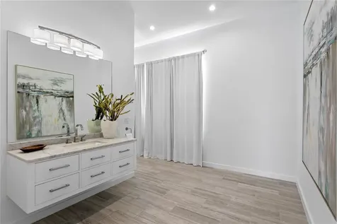 14802 Lake Magdalene Circle Tampa FL 33613