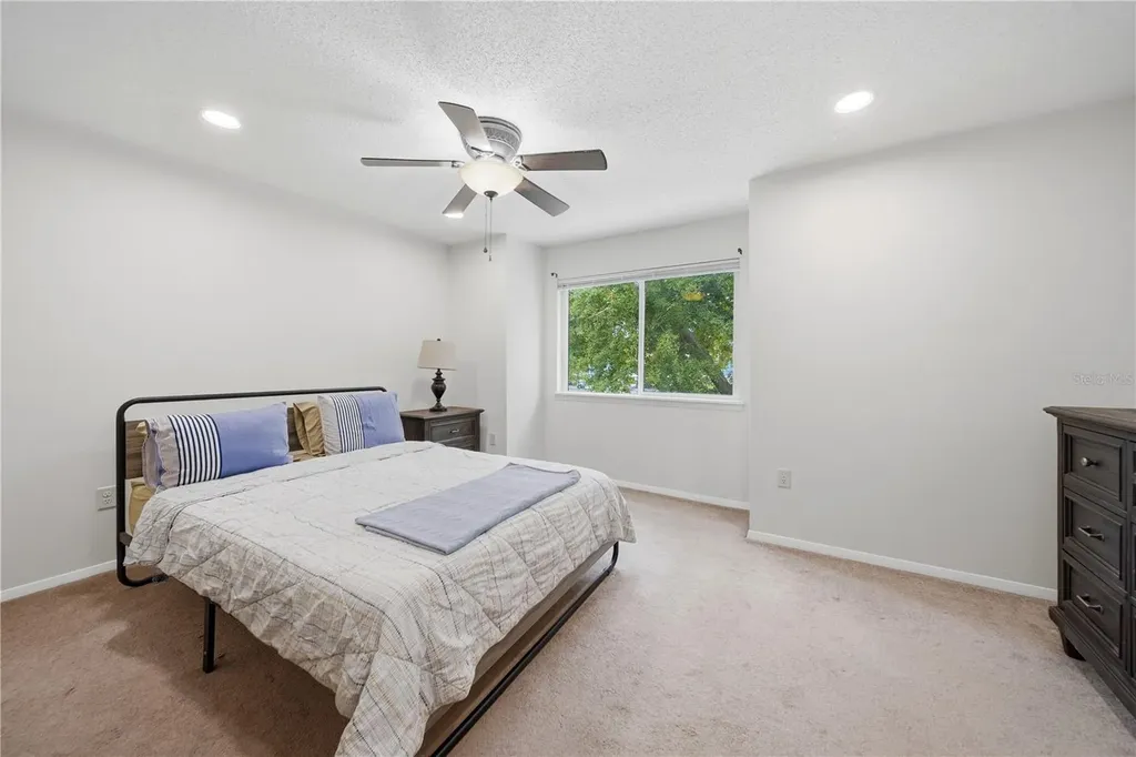 182 115th Avenue N St Petersburg FL 33716