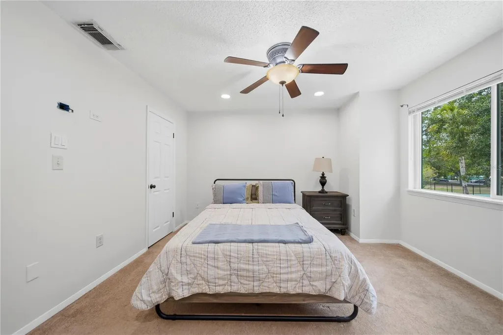 182 115th Avenue N St Petersburg FL 33716