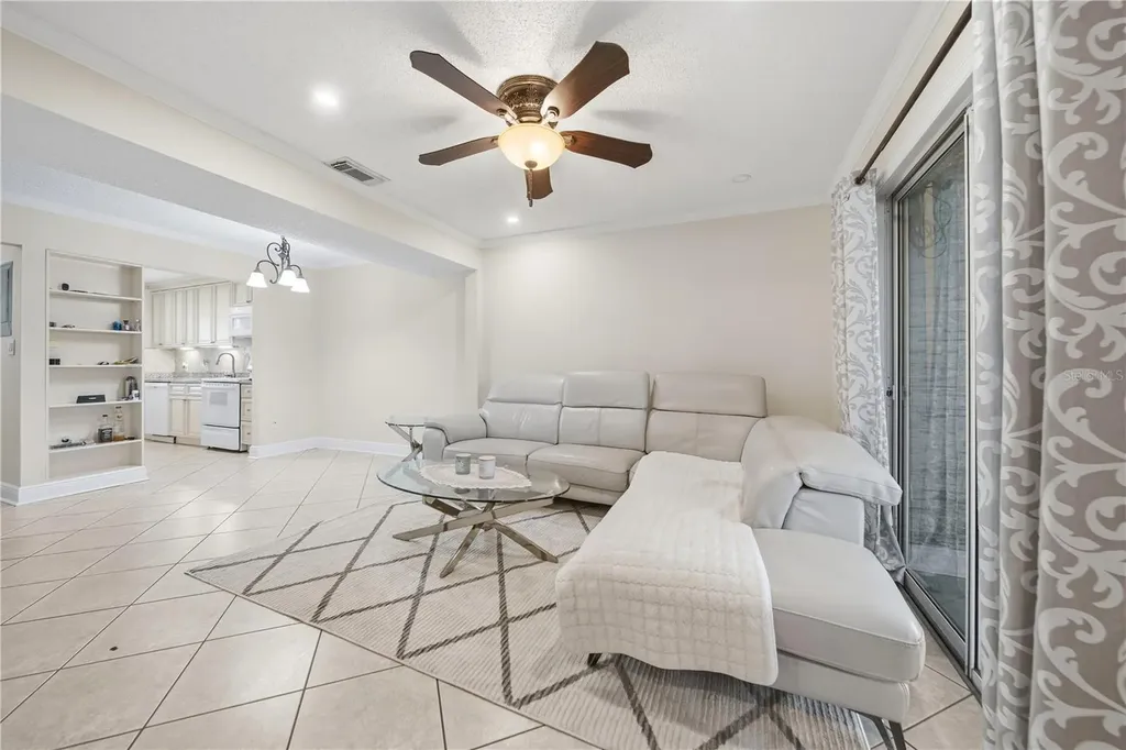 182 115th Avenue N St Petersburg FL 33716