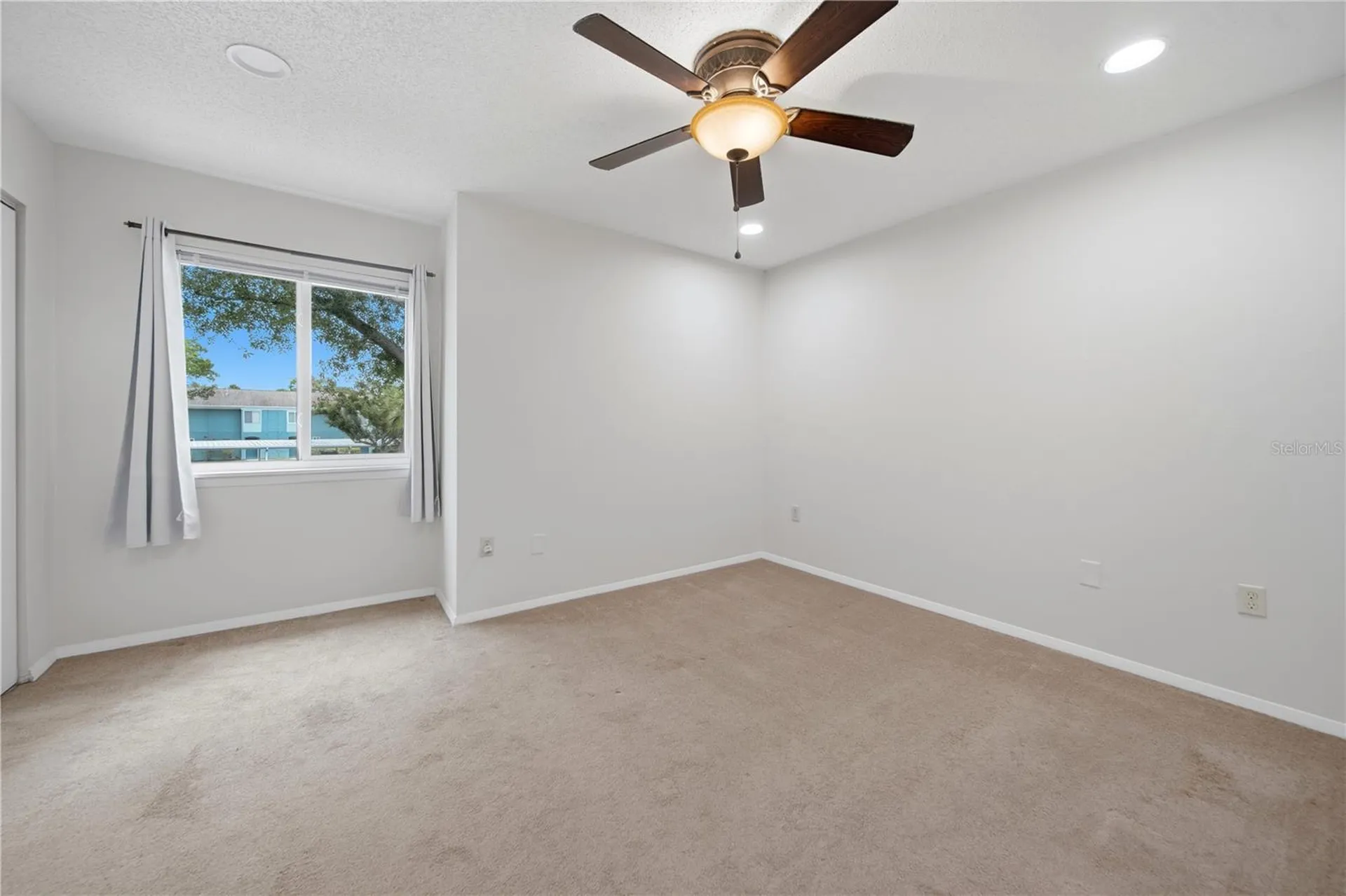 182 115th Avenue N St Petersburg FL 33716
