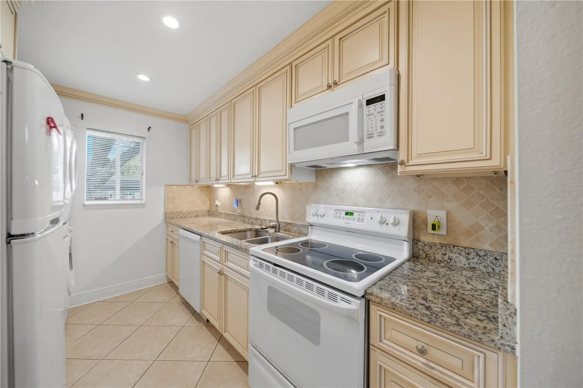 182 115th Avenue N St Petersburg FL 33716