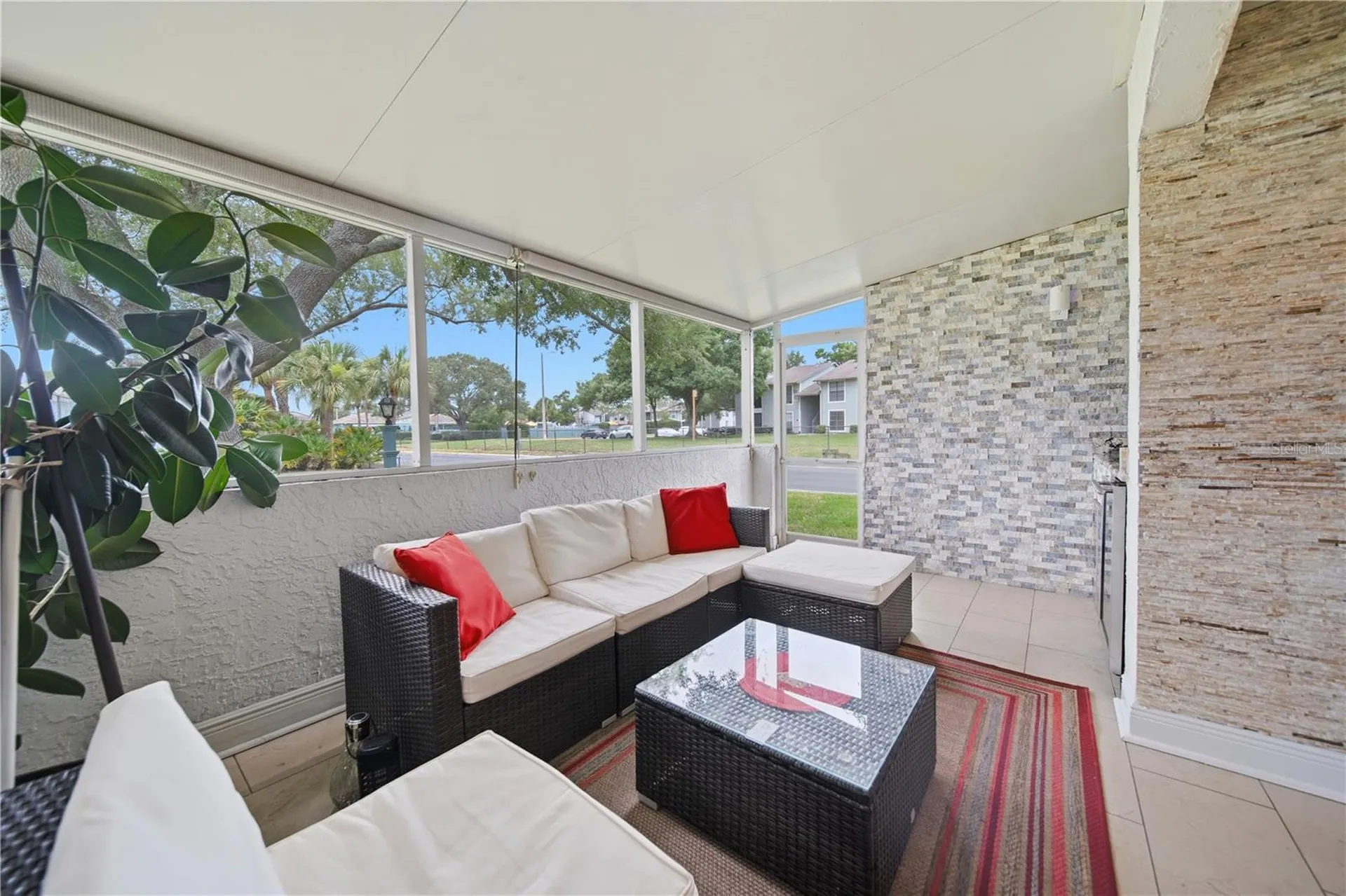 182 115th Avenue N St Petersburg FL 33716