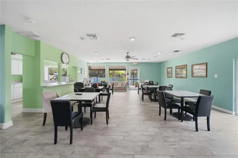 182 115th Avenue N St Petersburg FL 33716