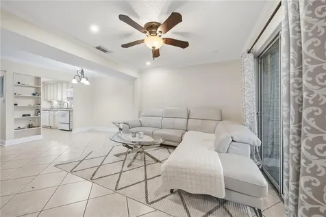 182 115th Avenue N St Petersburg FL 33716
