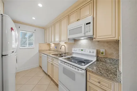 182 115th Avenue N St Petersburg FL 33716