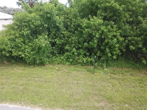 1743 SE Manth Lane Port St Lucie FL 34983