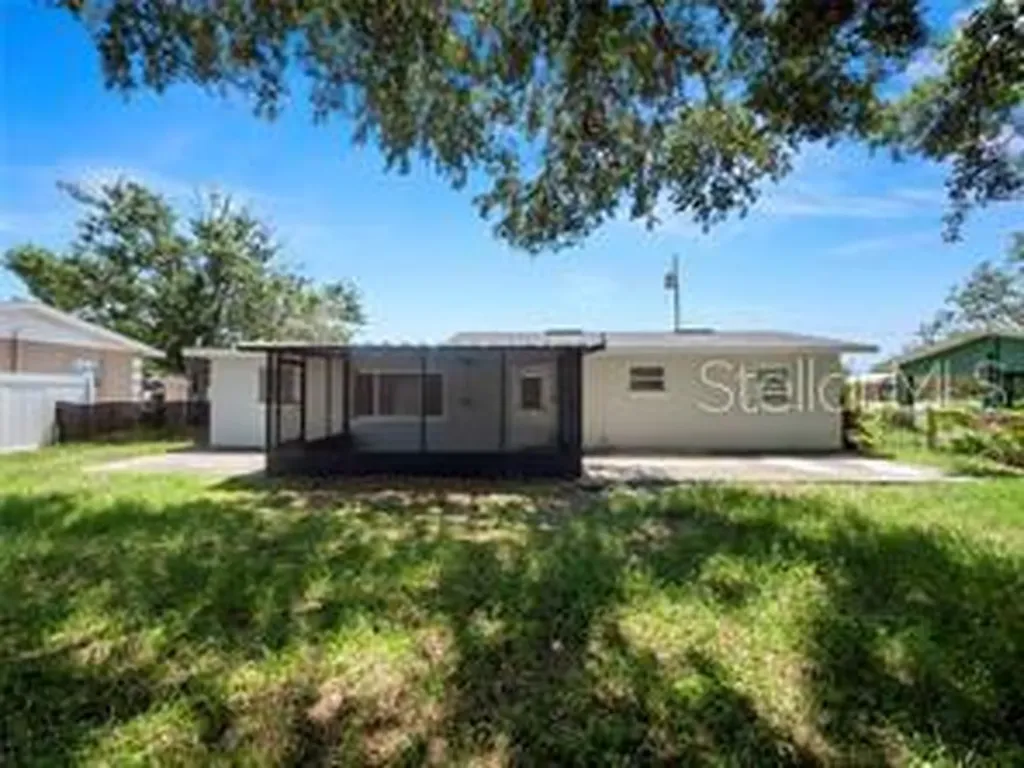 105 Margaret Street Auburndale FL 33823