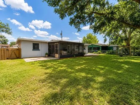 105 Margaret Street Auburndale FL 33823