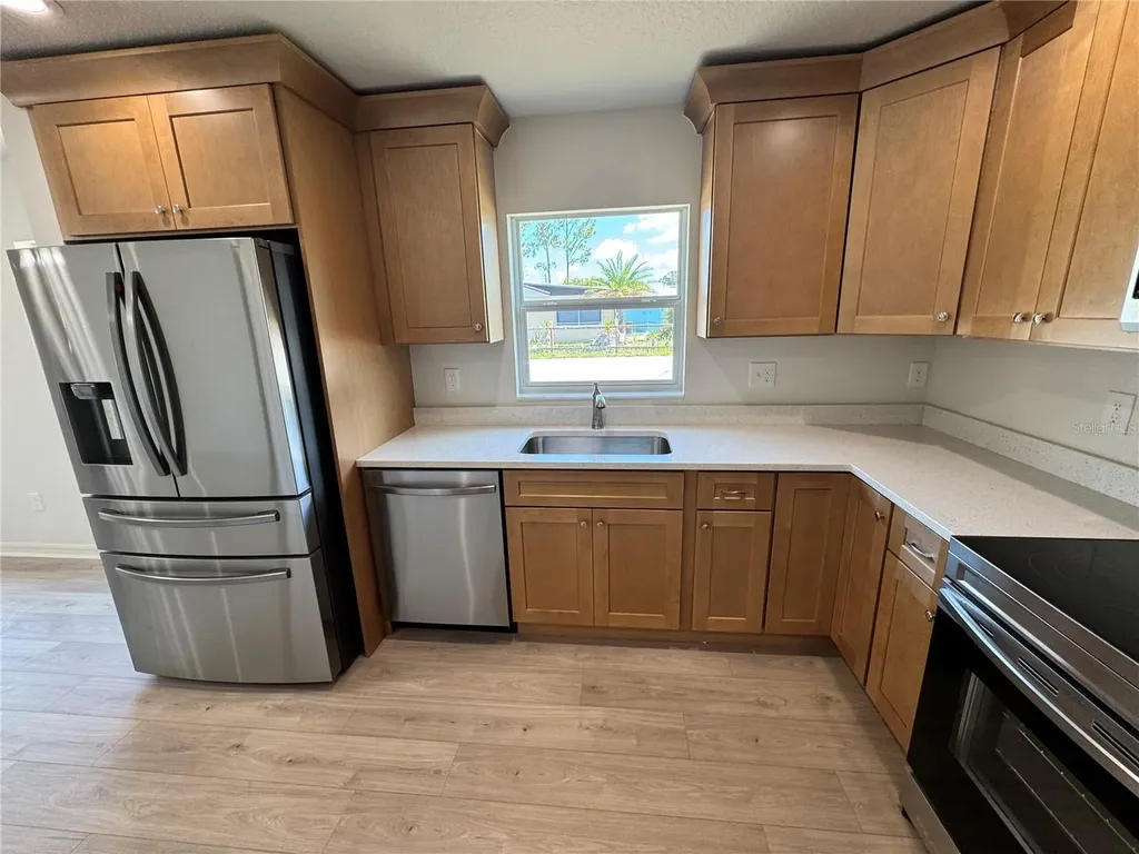 6024 12th Street Zephyrhills FL 33542