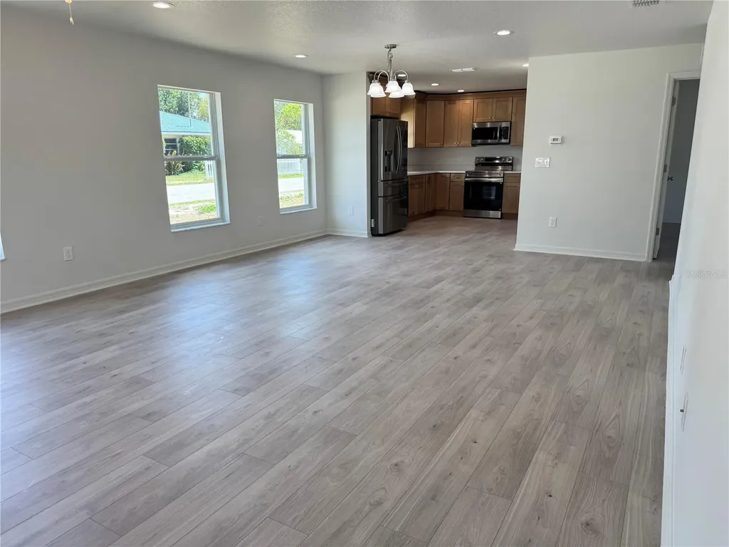 6024 12th Street Zephyrhills FL 33542