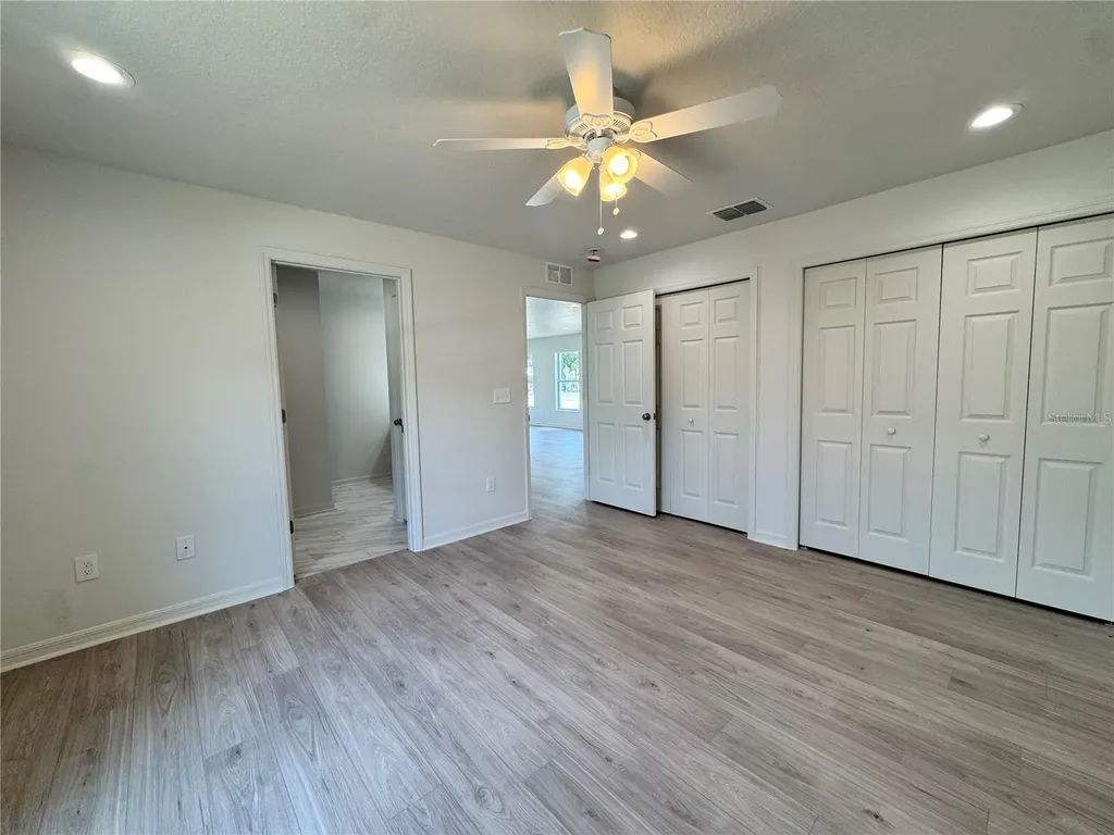 6024 12th Street Zephyrhills FL 33542