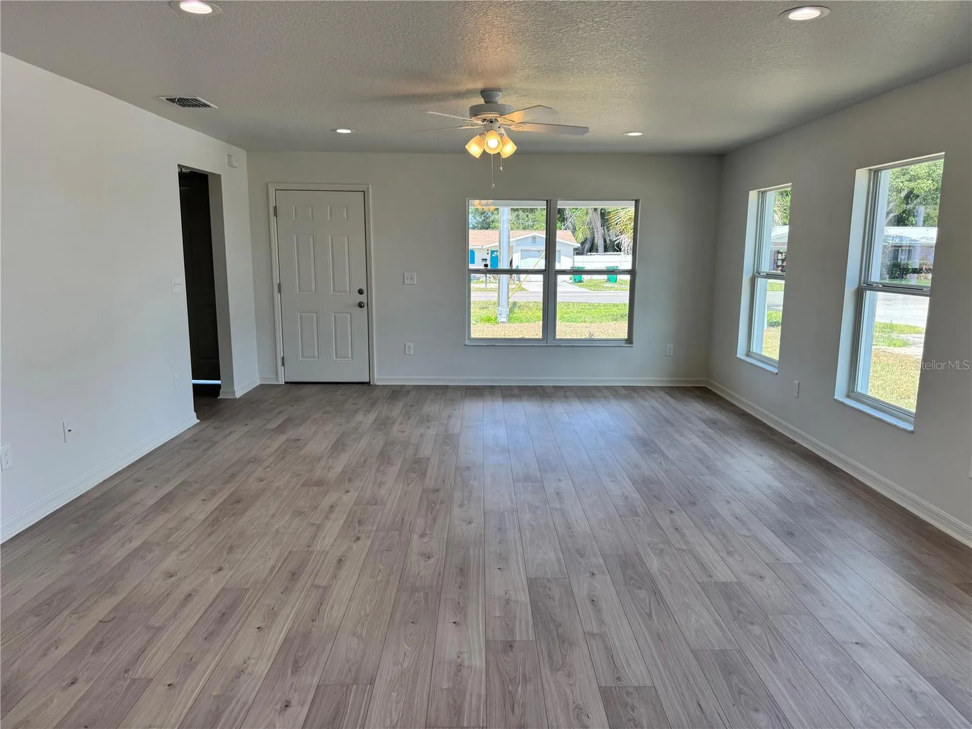6024 12th Street Zephyrhills FL 33542