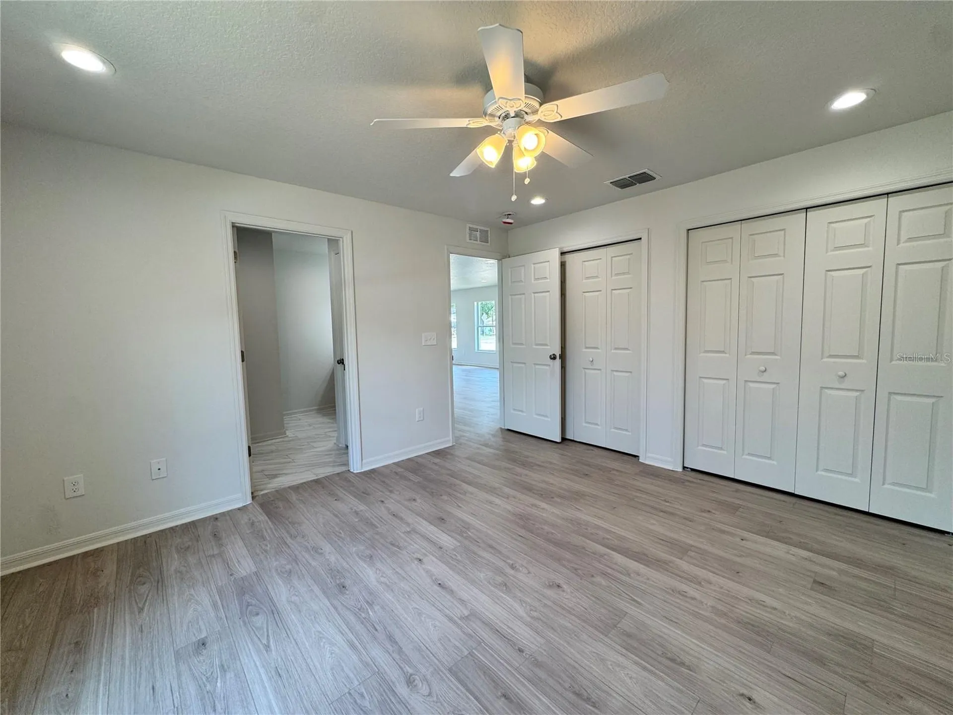6024 12th Street Zephyrhills FL 33542