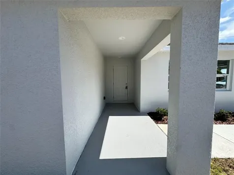 6024 12th Street Zephyrhills FL 33542