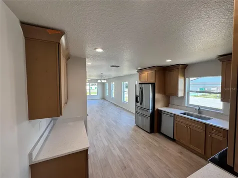 6024 12th Street Zephyrhills FL 33542