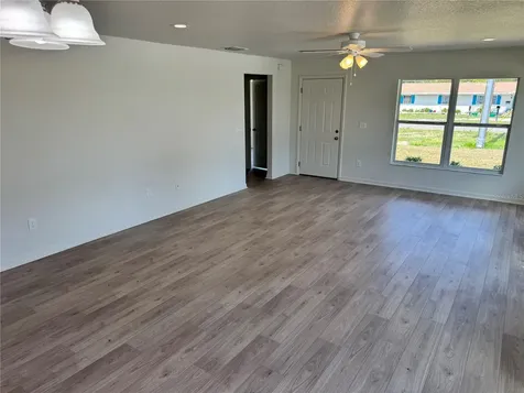 6024 12th Street Zephyrhills FL 33542